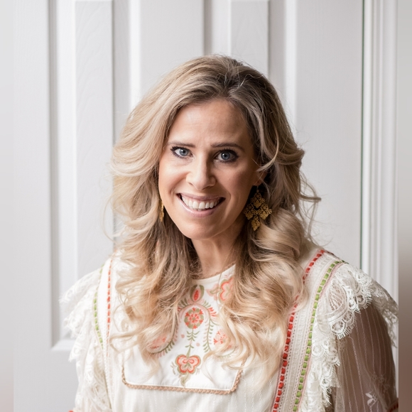 Meet your Posher, Reshelle - Picture 1 of 1